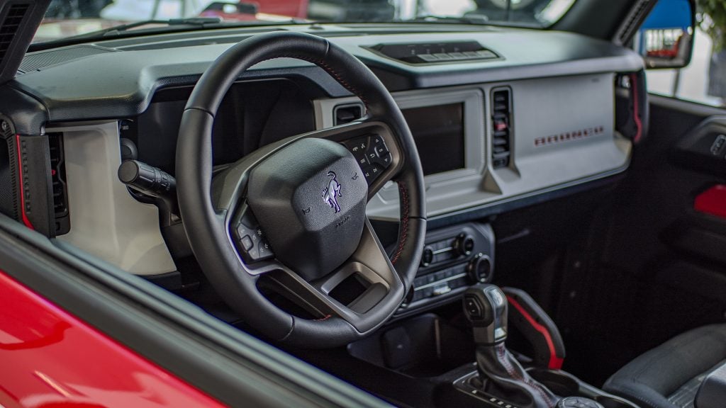 24-VehicleSpotlight-Ford-Bronco-HeritageEdition-Photos-22