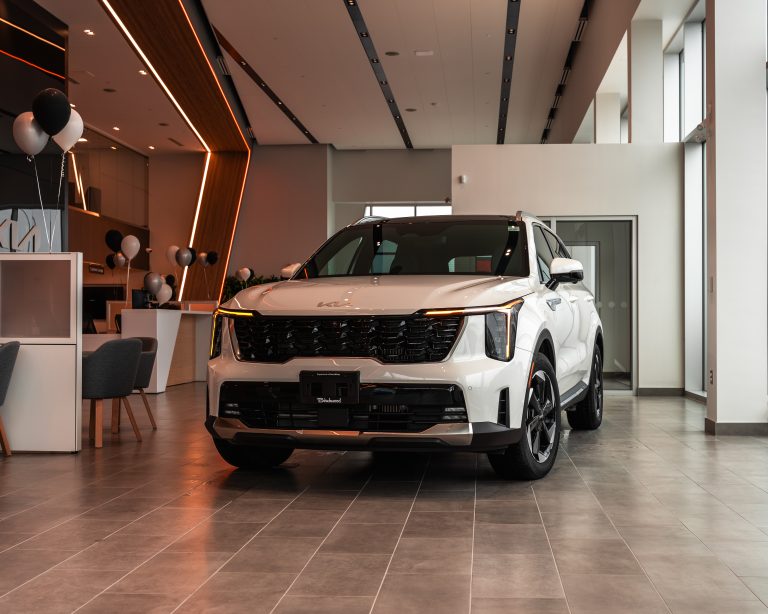 white 2025 kia Sorento in showroom